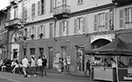 Ingresso a Vicolo Mercati, su Piazza Cavour